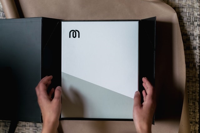Bahaya Konten Unboxing Untuk Anak
