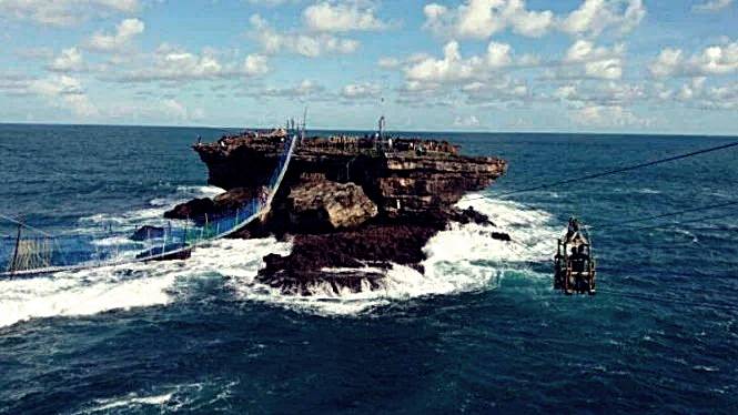 Pesona Indah dan Uji Adrenalin Pantai Timang Yogyakarta 1 Pesona Indah dan Uji Adrenalin Pantai Timang Yogyakarta